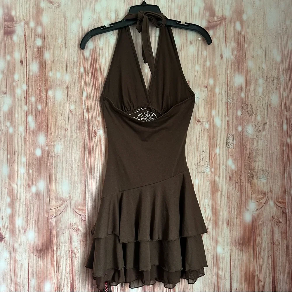 Romwe Brown The White Lotus Embroidered Tiered Hem Halter Mini Dress Sz XS - Picture 8 of 11
